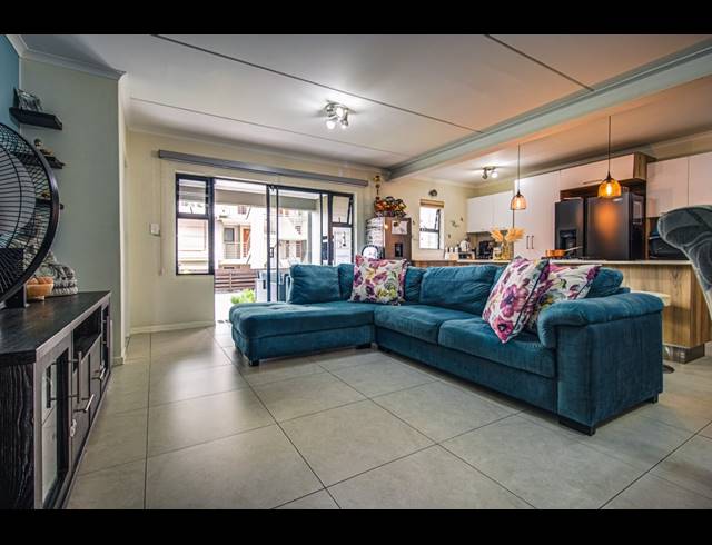3 BEDROOM APARTMENT FOR SALE IN MODDERFONTEIN